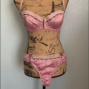 Cute and Sexy.  Complete set